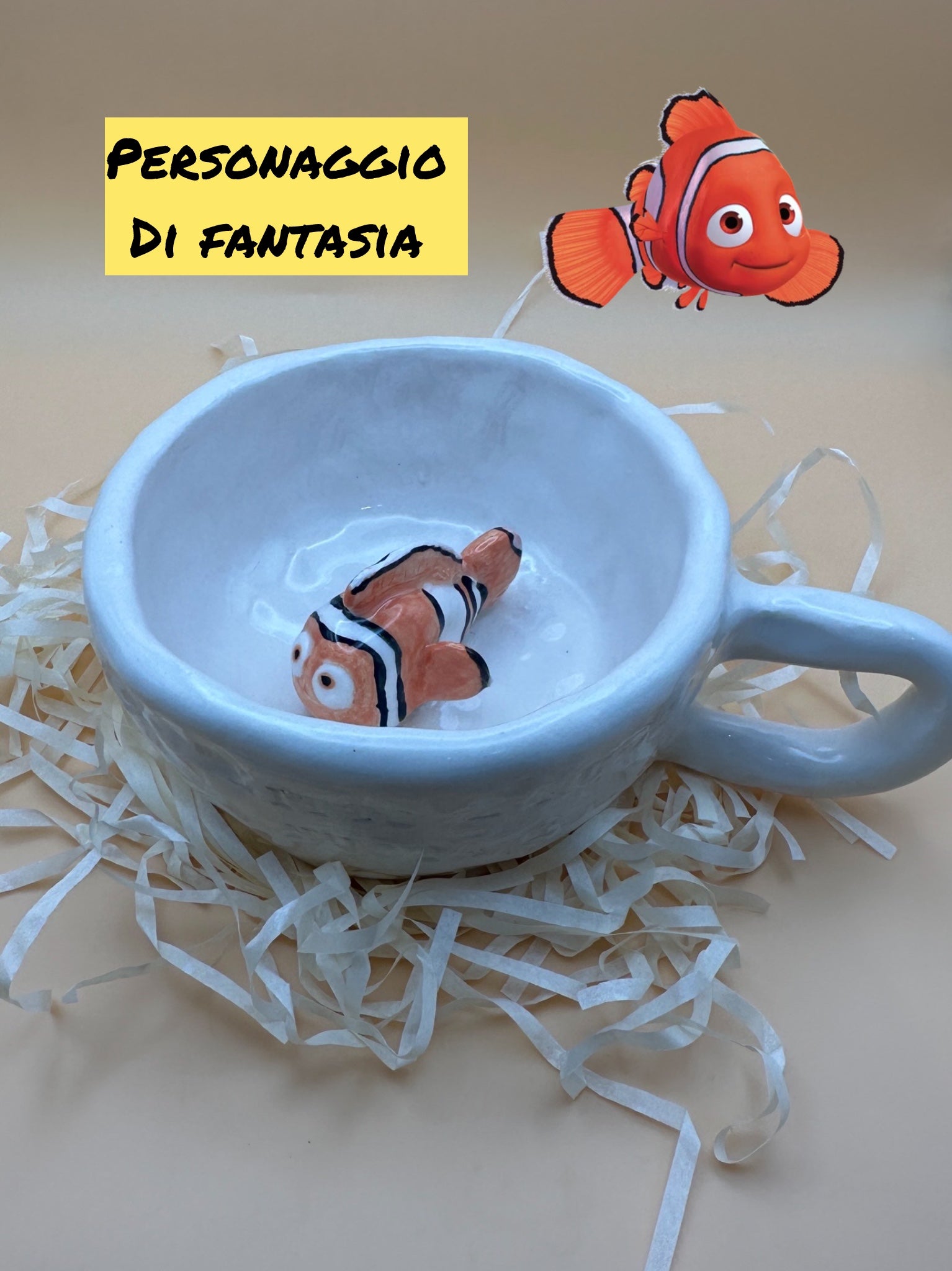 Tazza con personaggio interno
