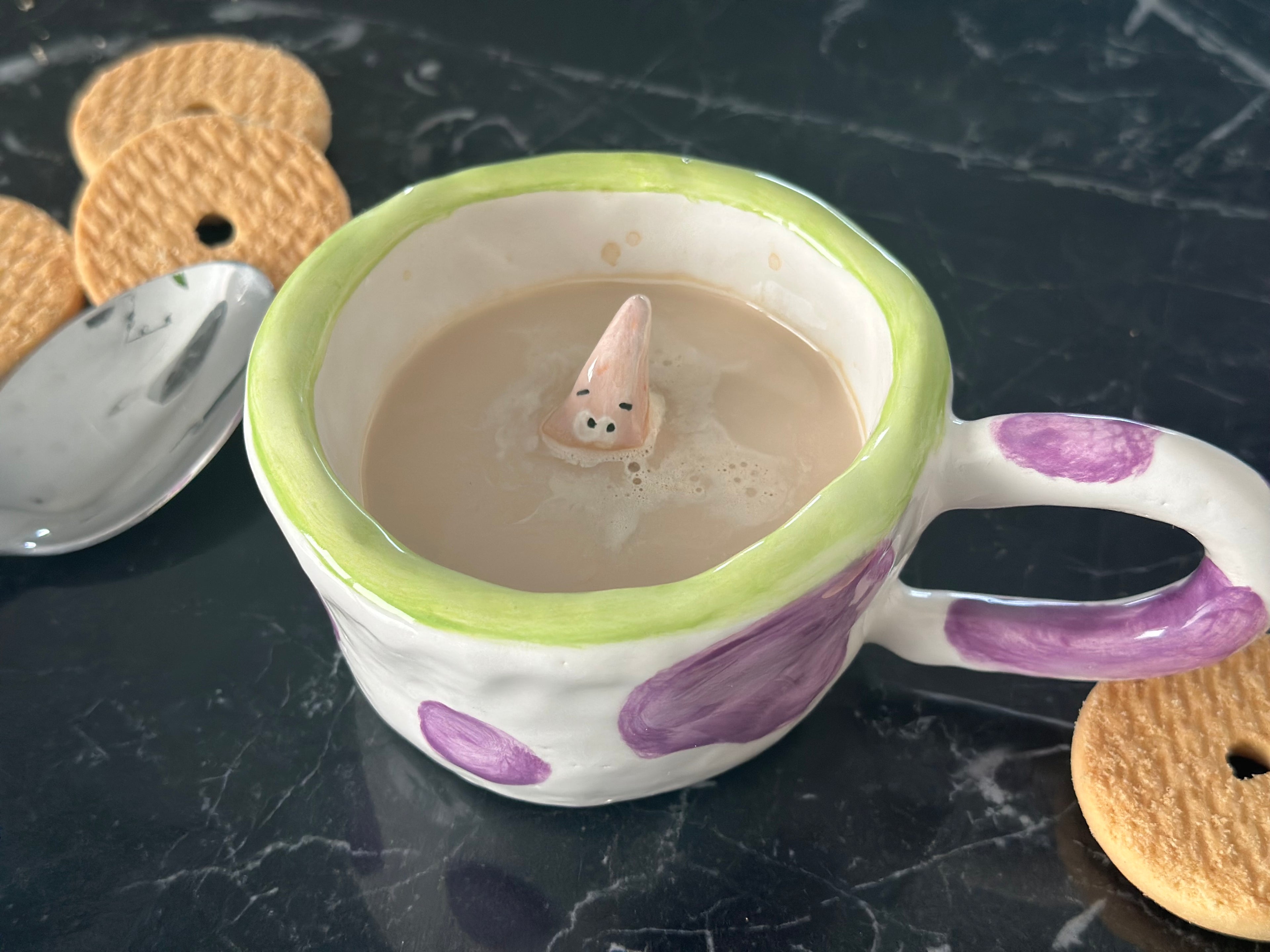 Tazza con personaggio interno